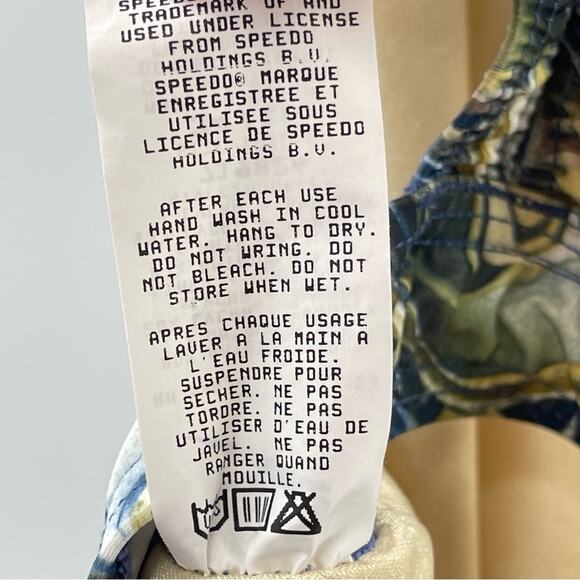 Speedo Soda Can Pop Collage Art to Wear Flyback One Piece
Swimsuit Size 34 / 10 - Picture 9 of 9